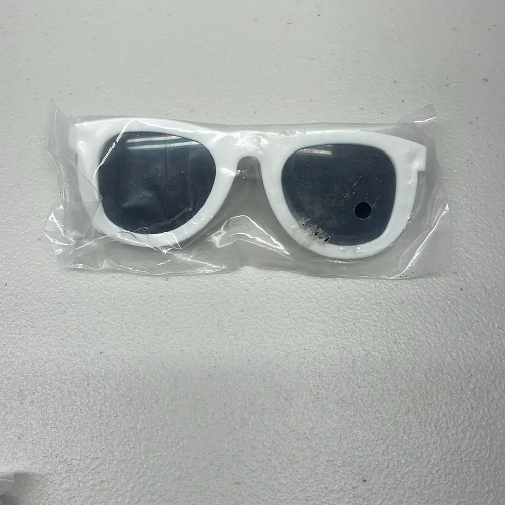 Sunglasses - Lot of 6 Pair - White Plastic - Beach Summer. New